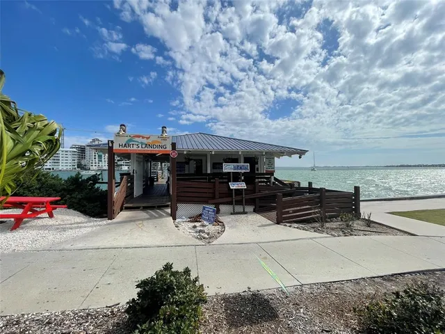 a view of a tennis court