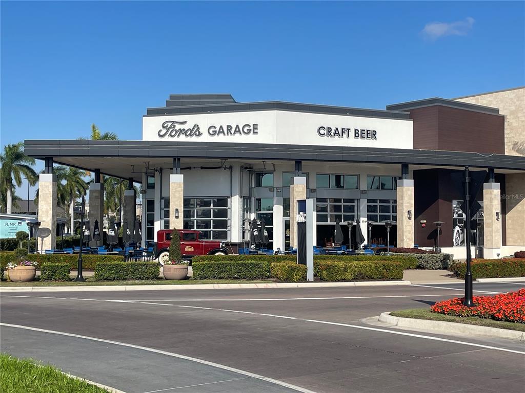 828 South Tuttle Avenue, Unit B Sarasota, FL 34237 - Photo 45 of 63 a view of a building on the street