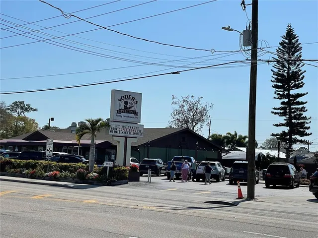 $1,850 | 828 South Tuttle Avenue, Unit B, Sarasota, FL 34237