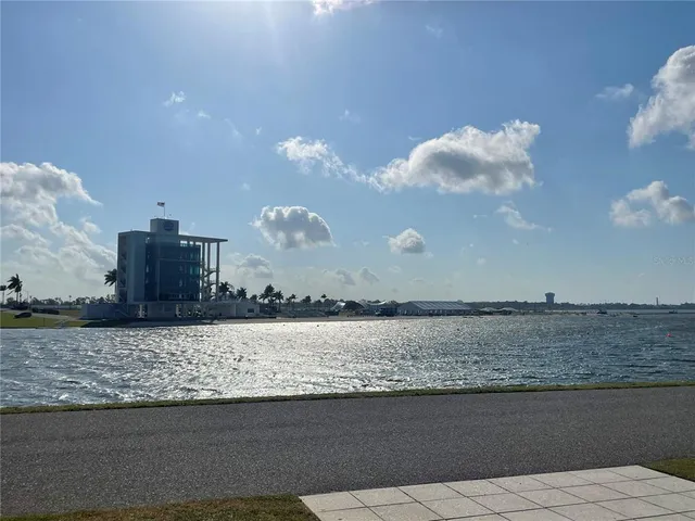 $1,850 | 828 South Tuttle Avenue, Unit B, Sarasota, FL 34237