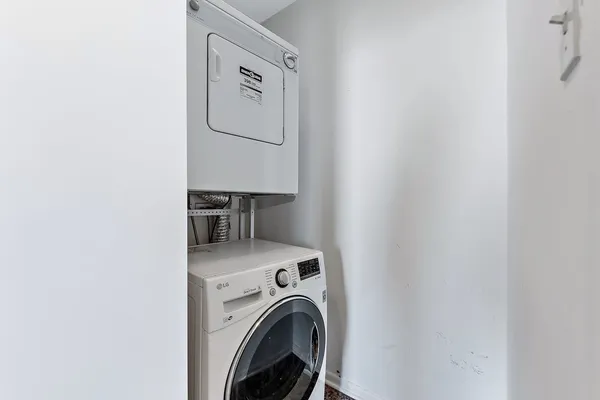 $3,250 | 111 East Chestnut Street, Unit 37F, Chicago, IL 60611
