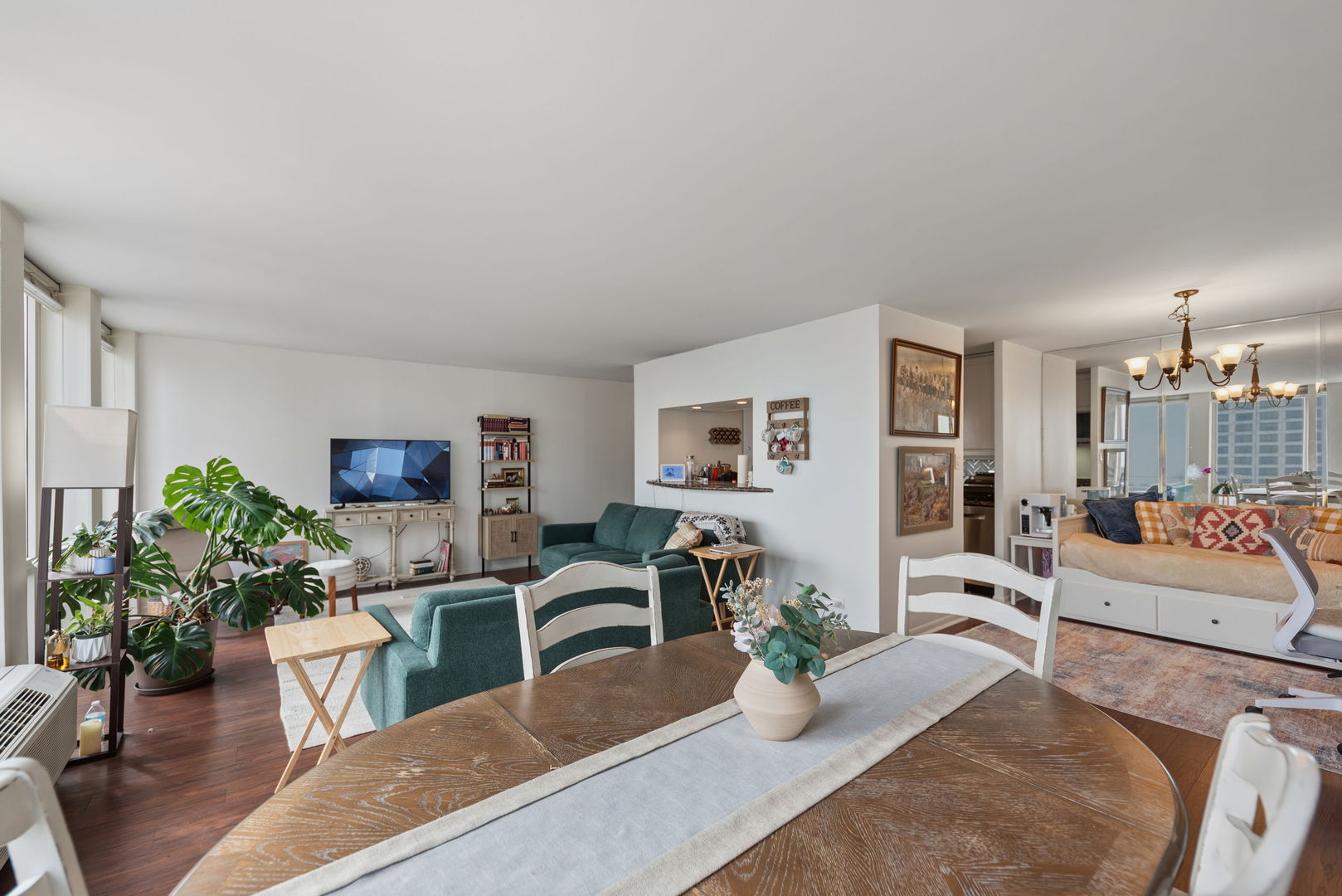 111 East Chestnut Street, Unit 37F Chicago, IL 60611 - Photo 10 of 24