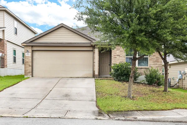 $1,750 | 1922 Marbach Woods, San Antonio, TX 78245