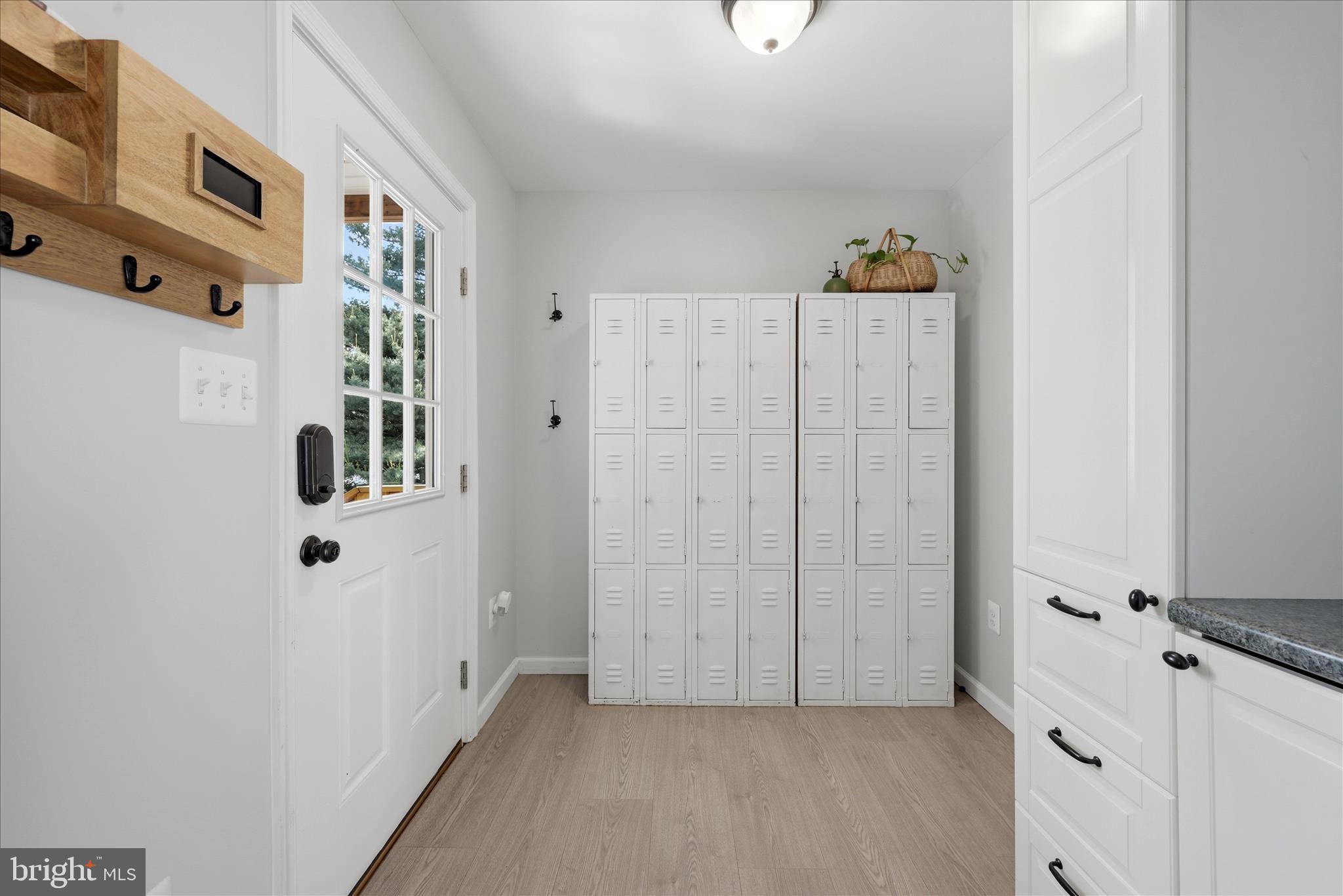 405 Edwards Ferry Road Northeast Leesburg, VA 20176 - Photo 19 of 95 Mudroom