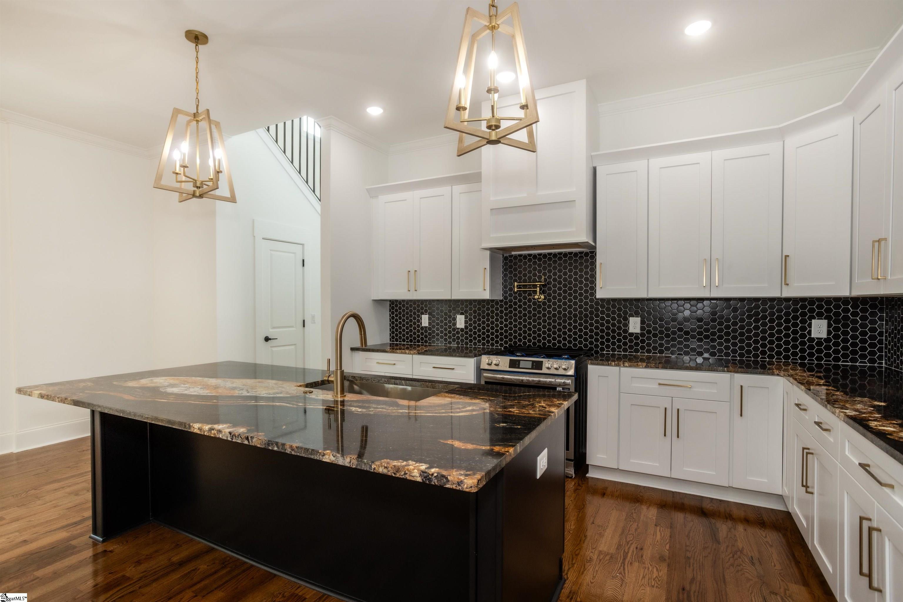 204 Cook Street Greenville, SC 29601 - Photo 11 of 34