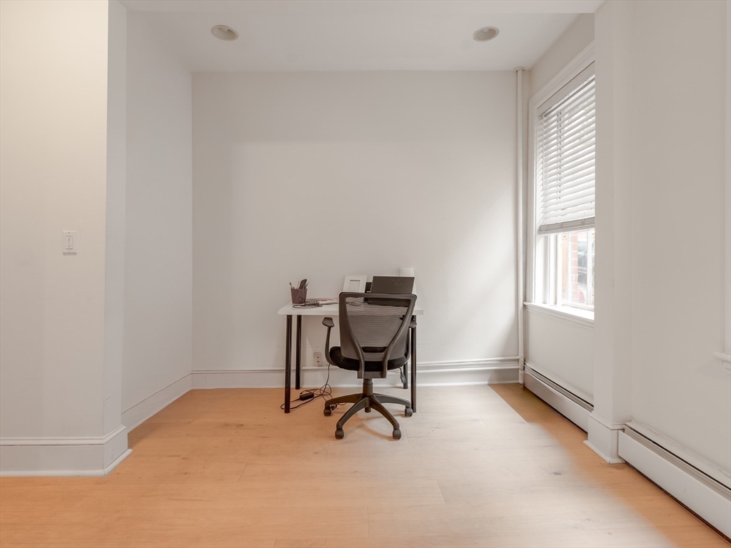 22 Irving Street, Unit 2 Boston, MA 02114 - Photo 5 of 10