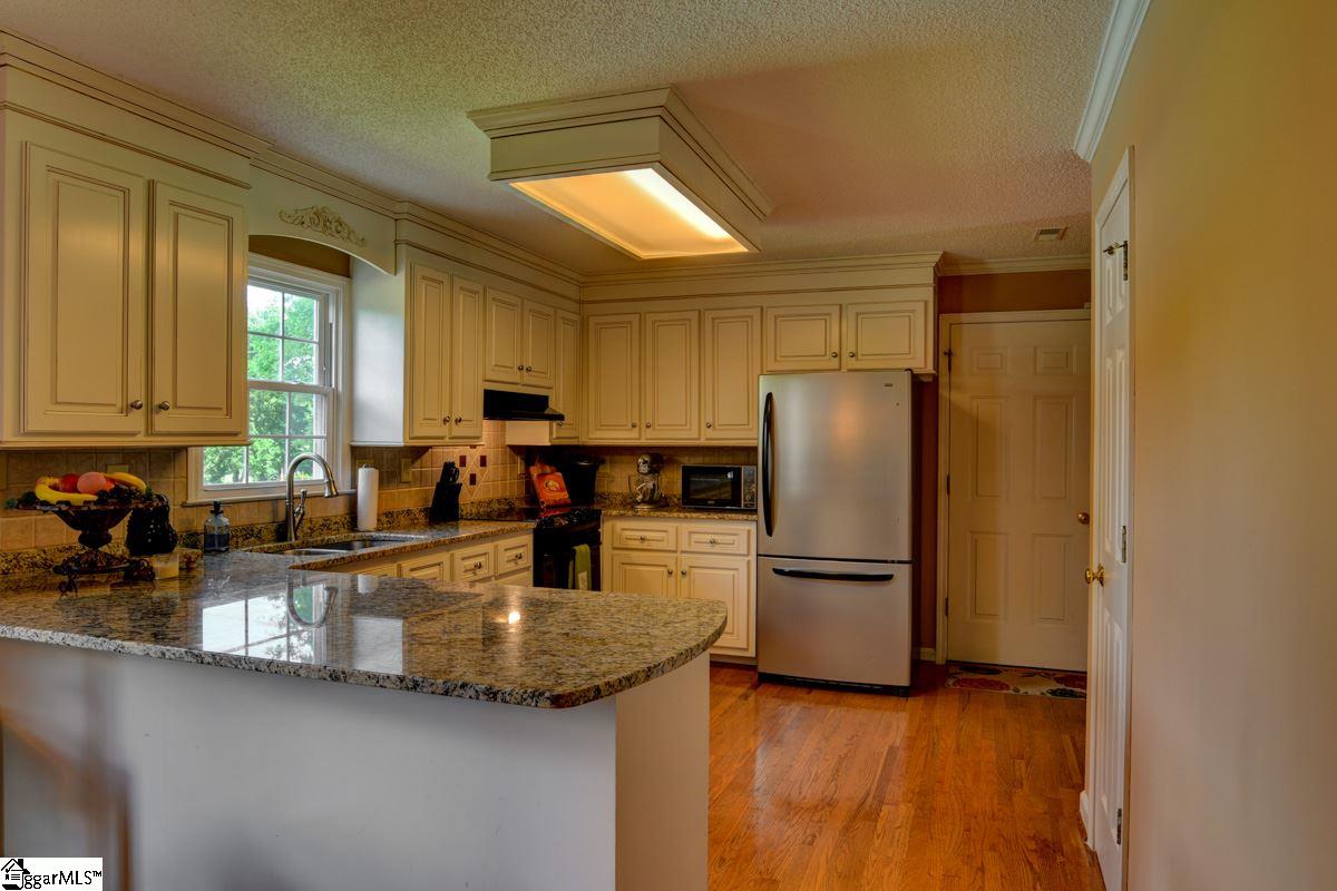 2 Roxbury Court Greenville, SC 29617 - Photo 6 of 23