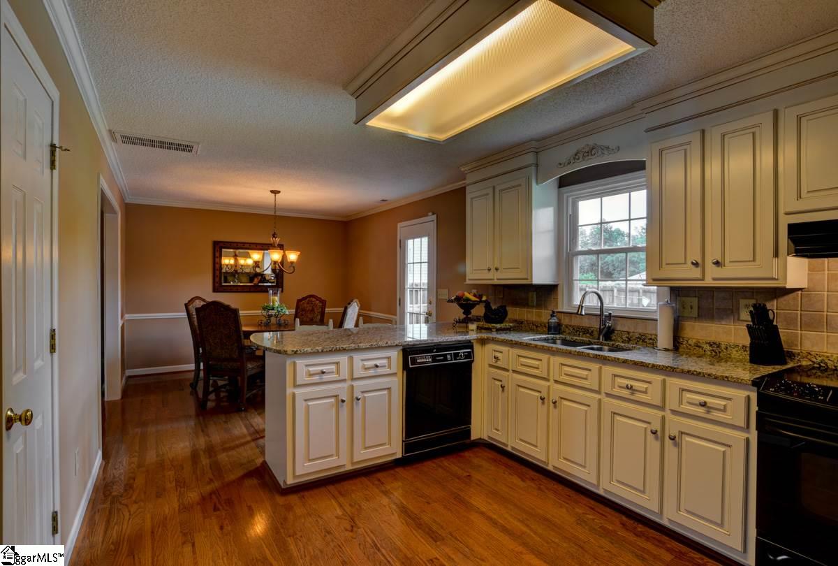 2 Roxbury Court Greenville, SC 29617 - Photo 7 of 23