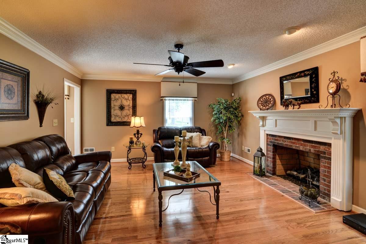 2 Roxbury Court Greenville, SC 29617 - Photo 10 of 23