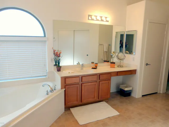 $4,200 | 1042 North Moccasin Trail, Gilbert, AZ 85234