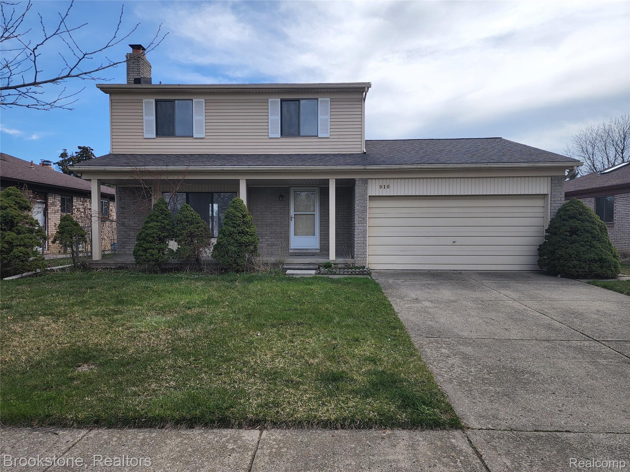 916 Milverton Road Troy, MI 48083 - Photo 1 of 37 20220422_110749.jpg