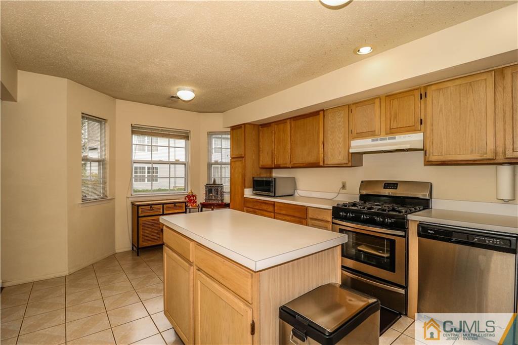 339 Lunar Road, Unit 339 Piscataway, NJ 08854 - Photo 13 of 25 Gallery Image 13