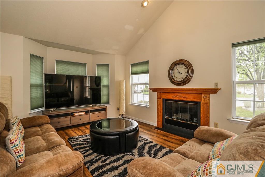 339 Lunar Road, Unit 339 Piscataway, NJ 08854 - Photo 5 of 25 Gallery Image 5