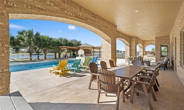 $1,250,000 | 5921 Lago Vista Drive, Corpus Christi, TX 78414