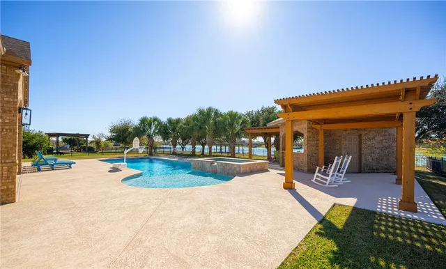 $1,250,000 | 5921 Lago Vista Drive, Corpus Christi, TX 78414