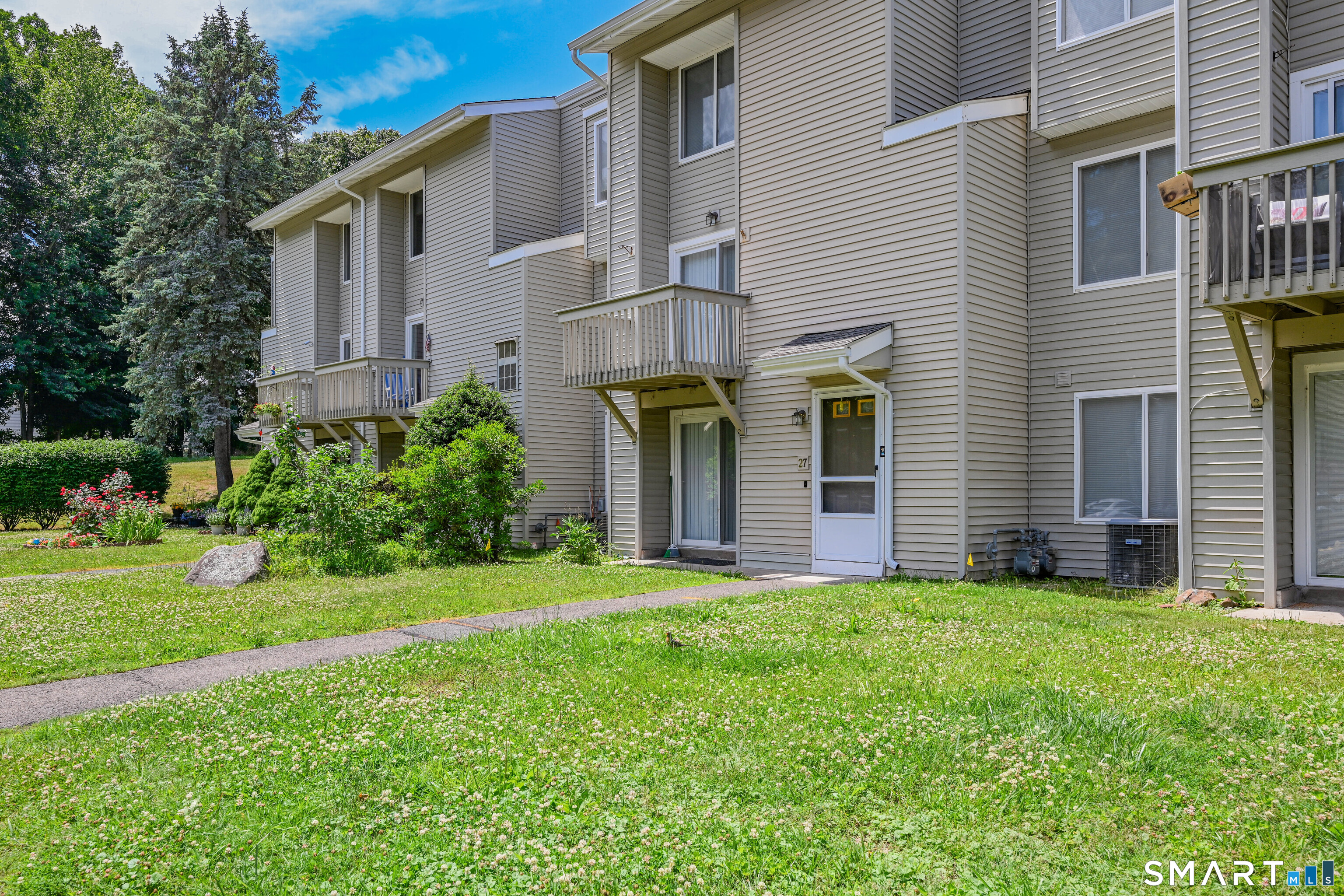 27 Cottonwood Road, Unit 27 Newington, CT 06111 - Photo 2 of 27