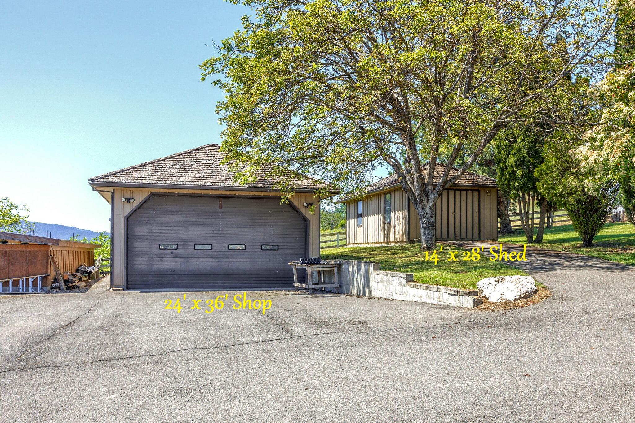 2067 Coker Butte Road Medford, OR 97504 - Photo 12 of 73 11