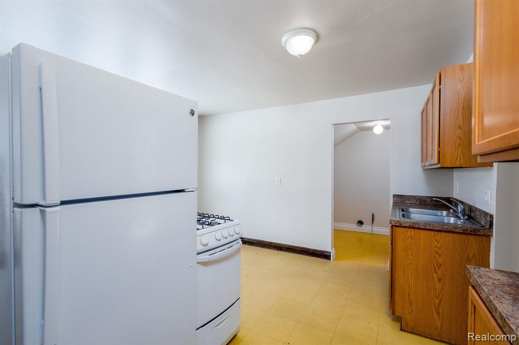 21770 Ryan (upper Unit) Road Warren, MI 48091 - Photo 14 of 28