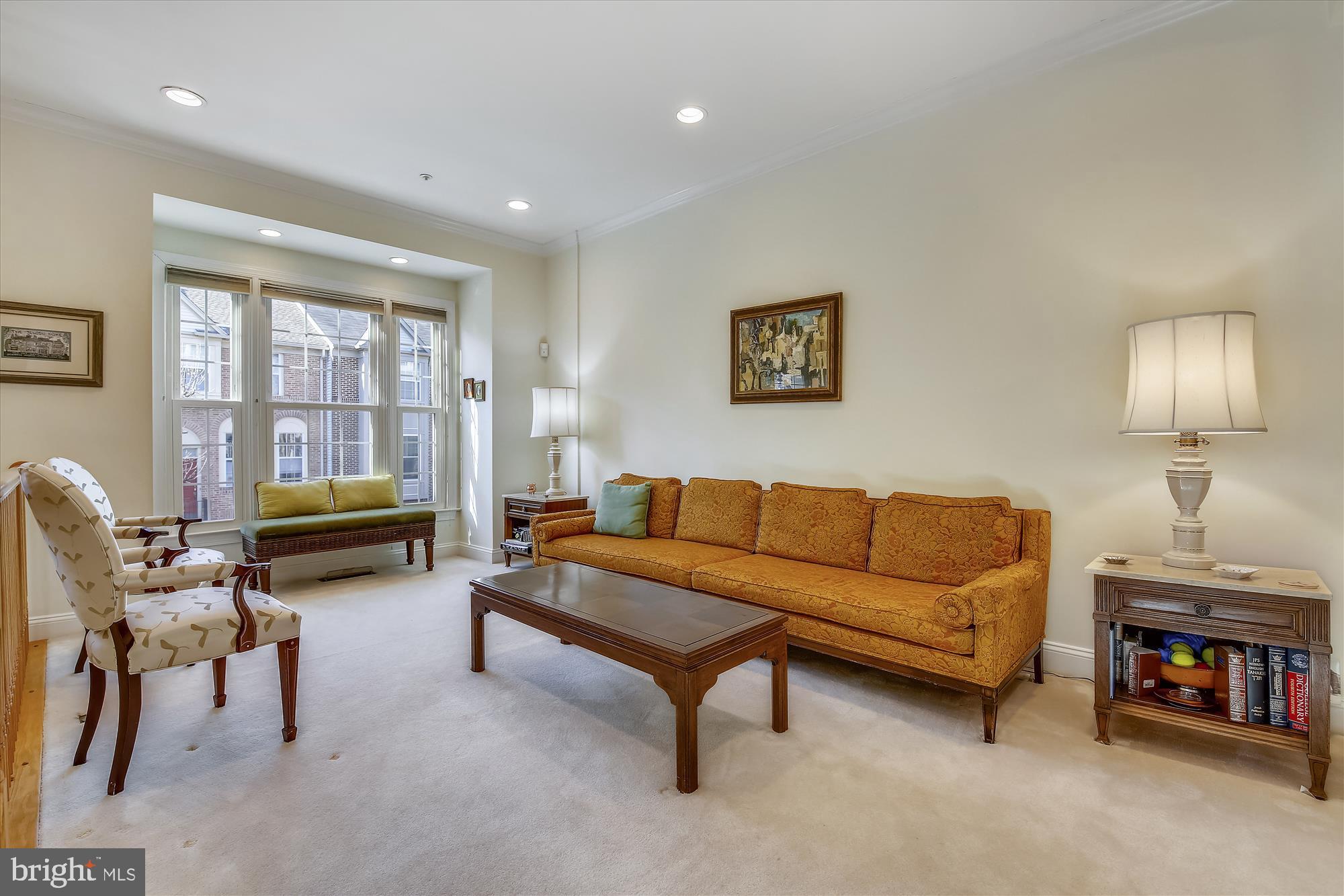 11213 Watermill Lane Silver Spring, MD 20902 - Photo 4 of 31 Living Room