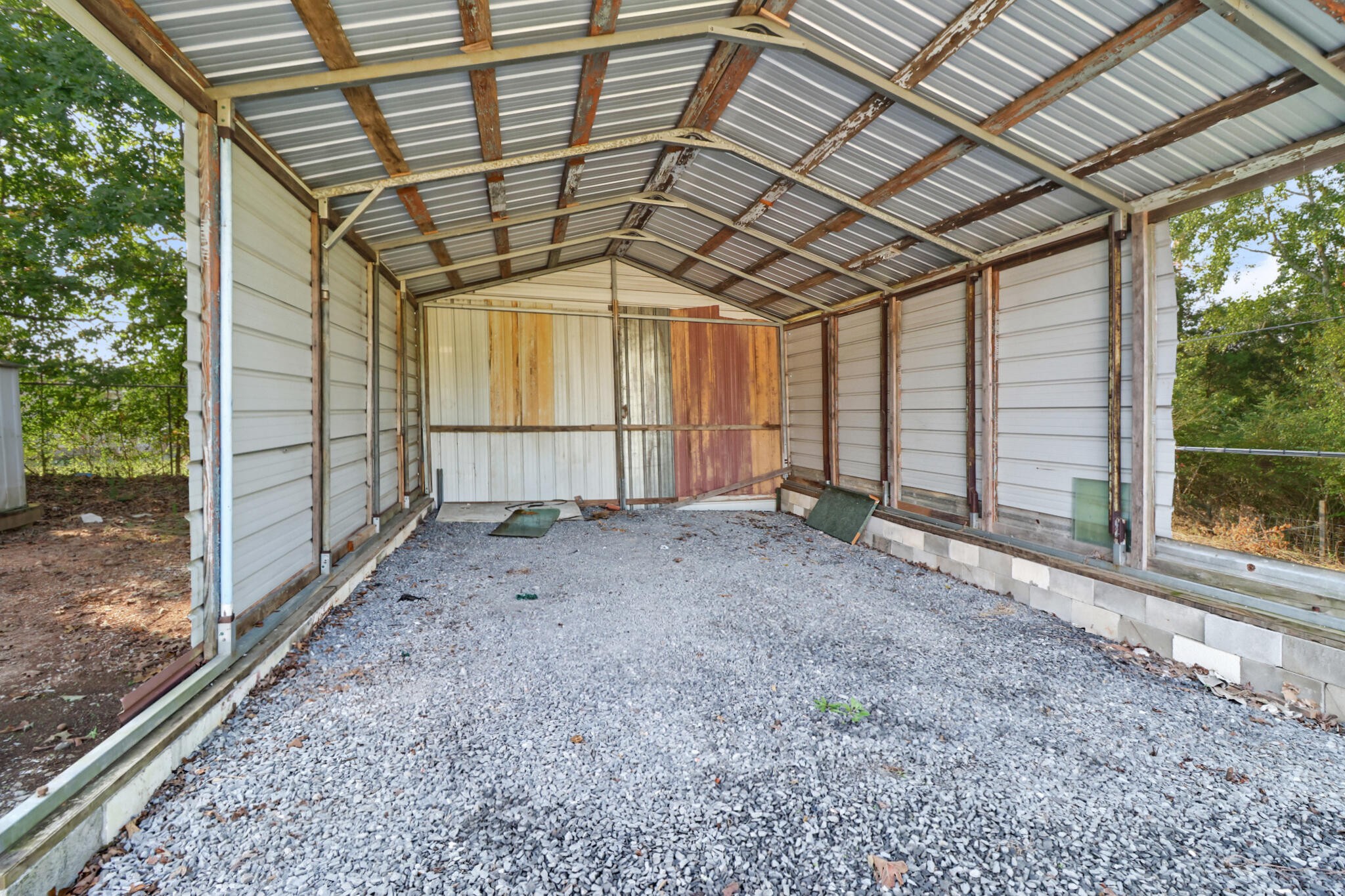 3702 Toestring Valley Road Spring City, TN 37381 - Photo 5 of 28 a view of a backyard of the house