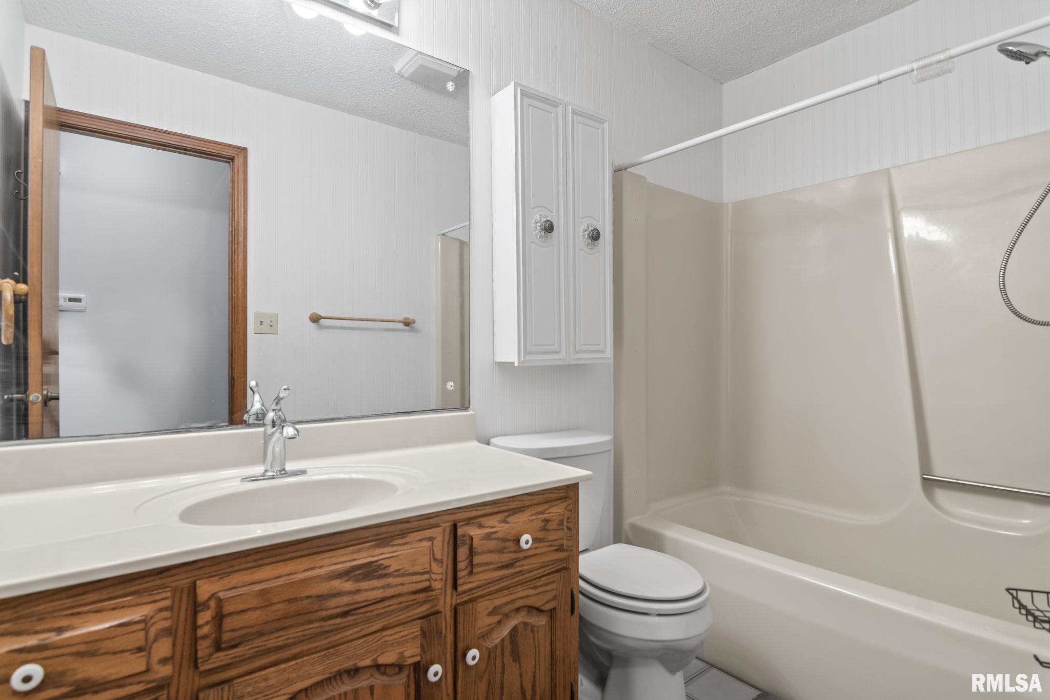 121 Calvin Avenue Springfield, IL 62704 - Photo 23 of 33