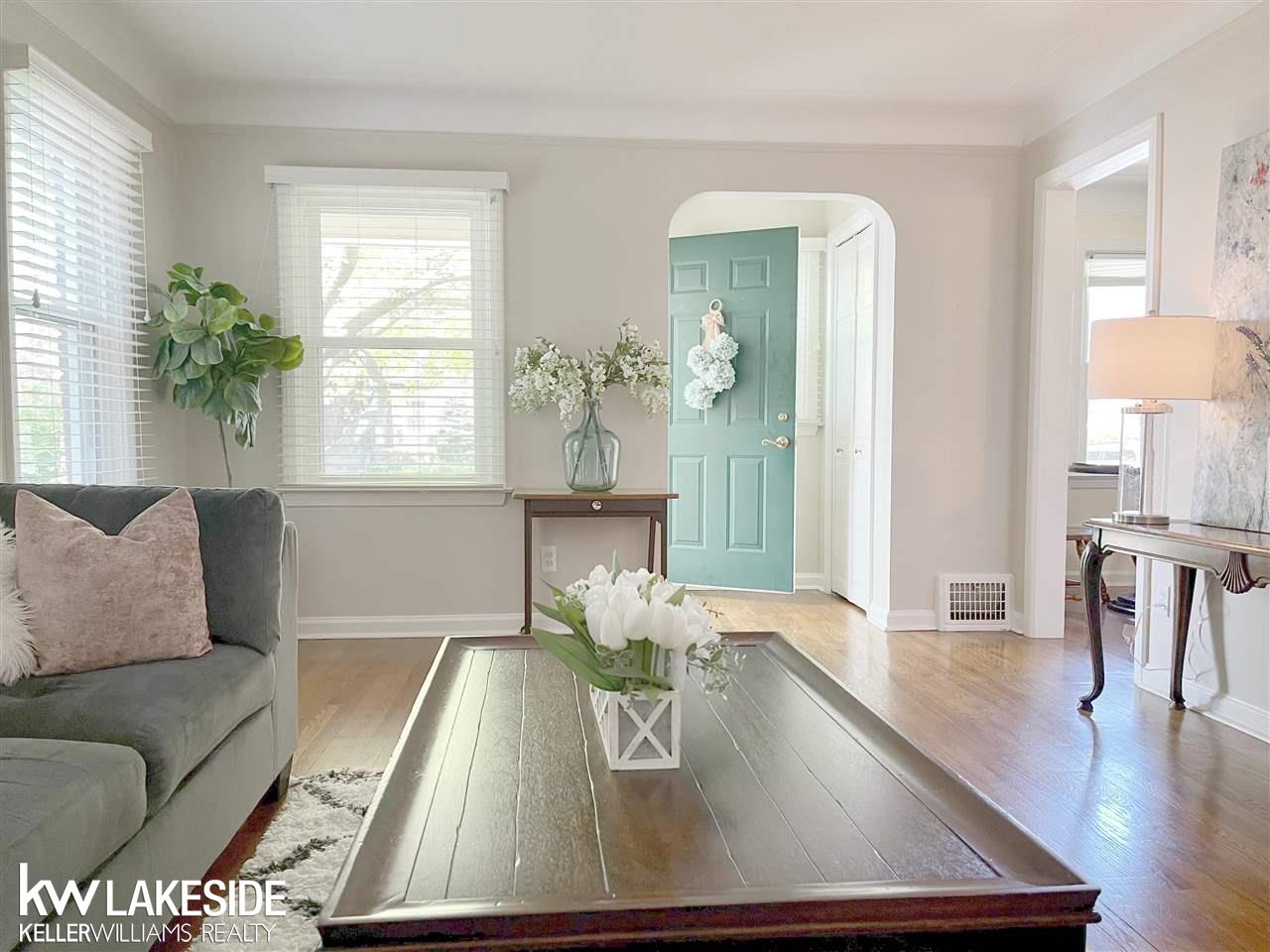 1833 Hampton Road Grosse Pointe, MI 48236 - Photo 7 of 45
