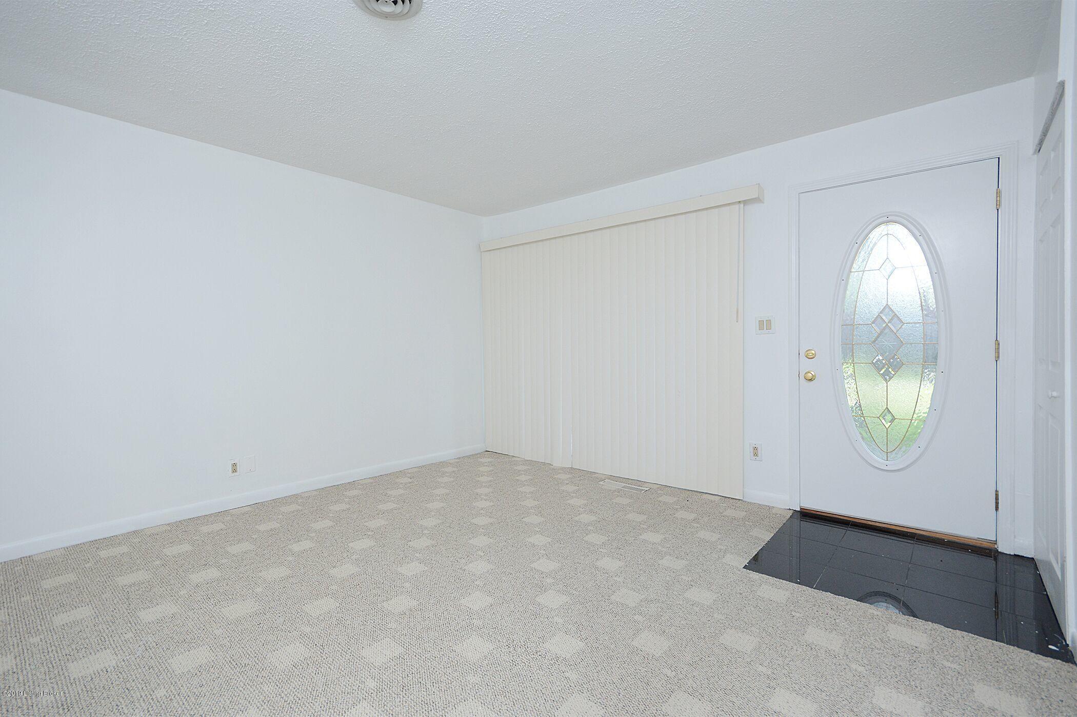 1901 Heaton Road Louisville, KY 40216 - Photo 35 of 36 FAMILY ROOM