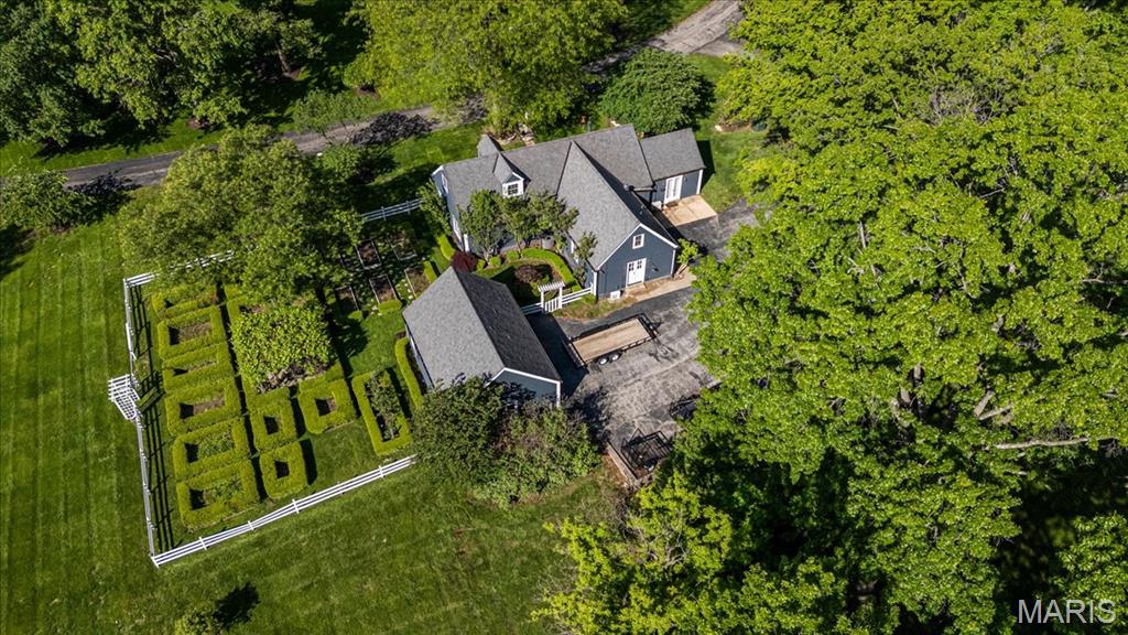 2021 South Warson Road Ladue, MO 63124 - Photo 8 of 15
