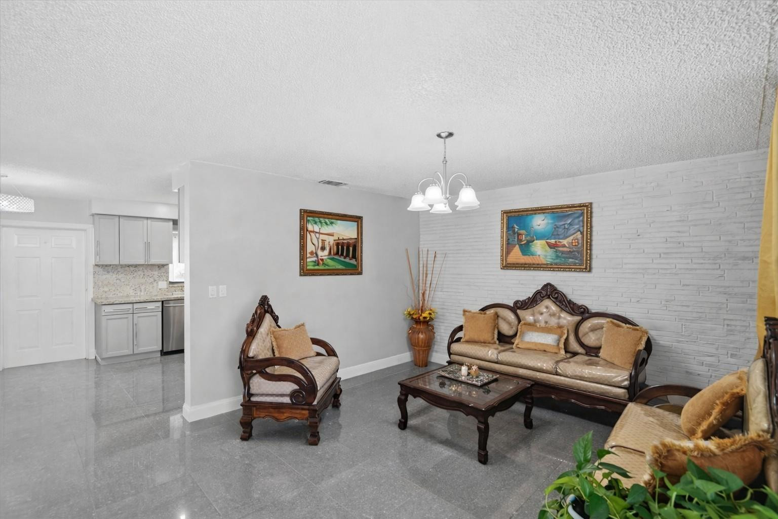 640 Southwest 68th Terrace Pembroke Pines, FL 33023 - Photo 9 of 33 Photo 9