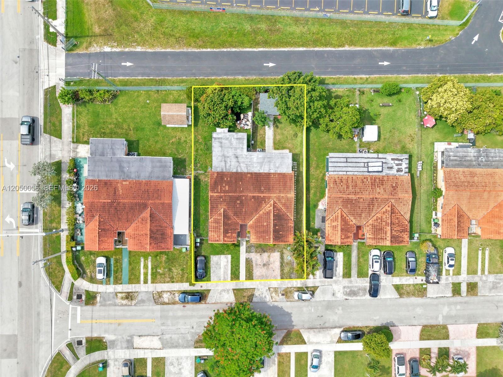 9720 Southwest 37th Terrace Miami, FL 33165 - Photo 3 of 18