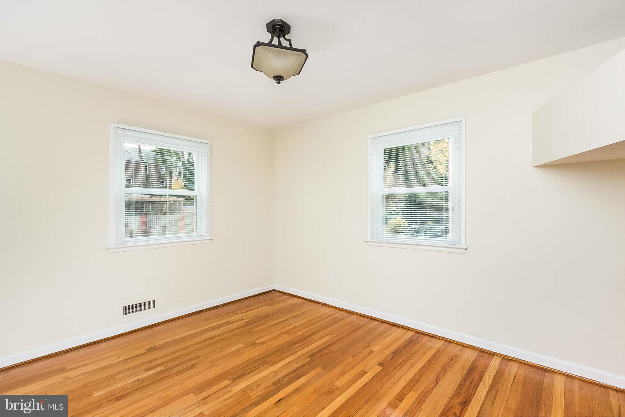 847 Reverdy Road Baltimore, MD 21212 - Photo 3 of 26 Dining Room