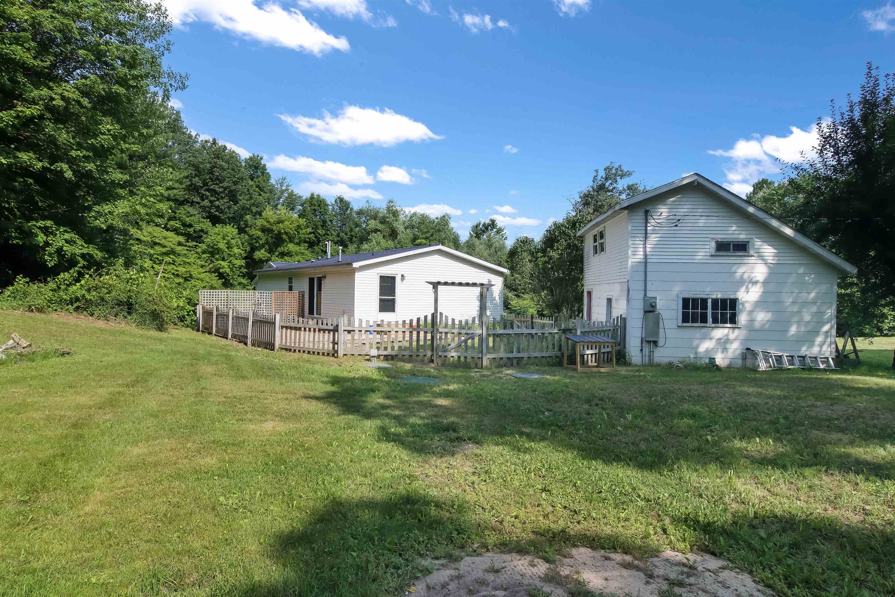 457 North Garfield Road Traverse City, MI 49696 - Photo 5 of 42