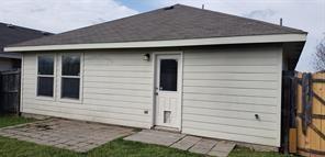 9004 Quarry Ridge Trail Fort Worth, TX 76244 - Photo 2 of 11 a backyard of a house