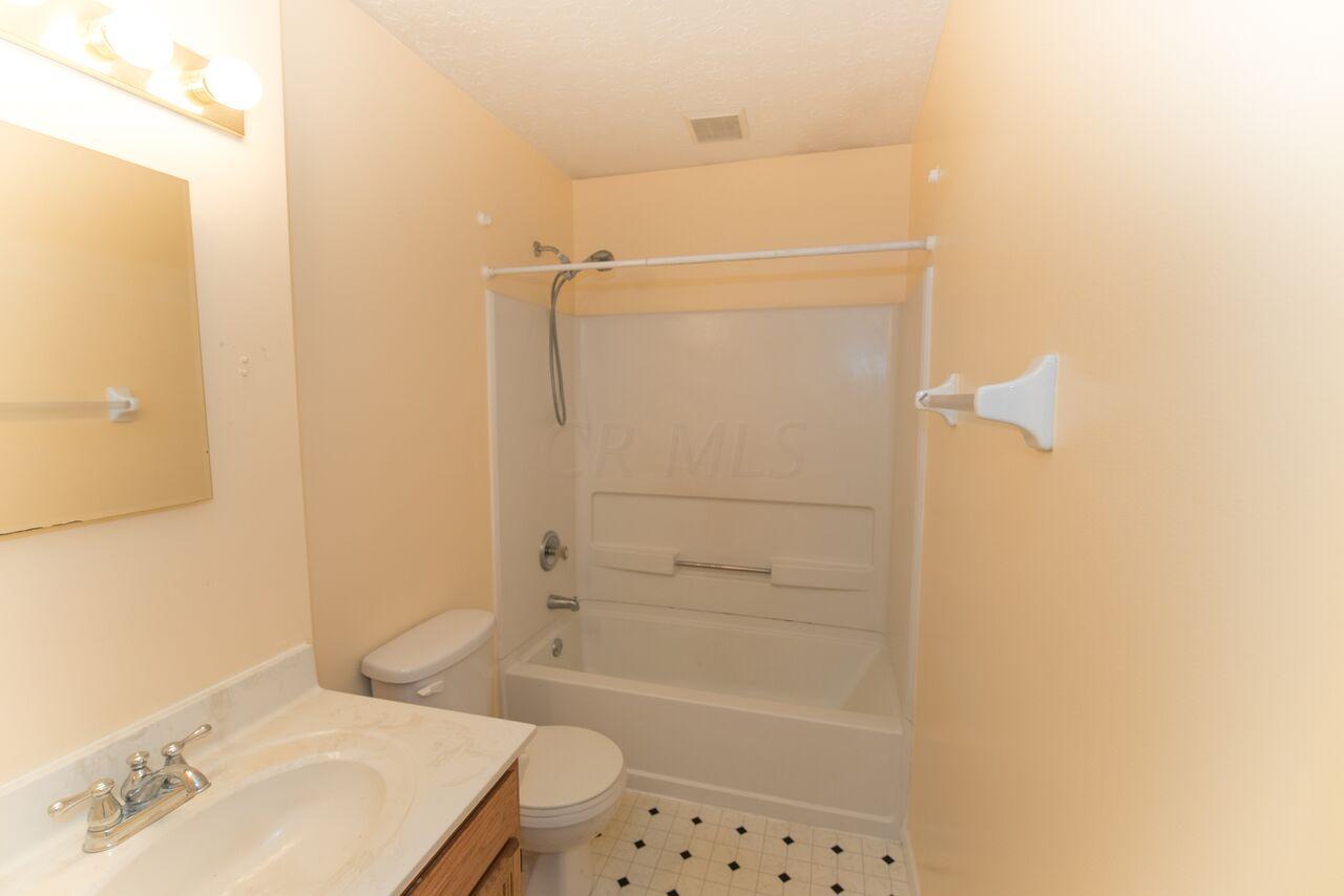 6359 Whims Road Canal Winchester, OH 43110 - Photo 7 of 17