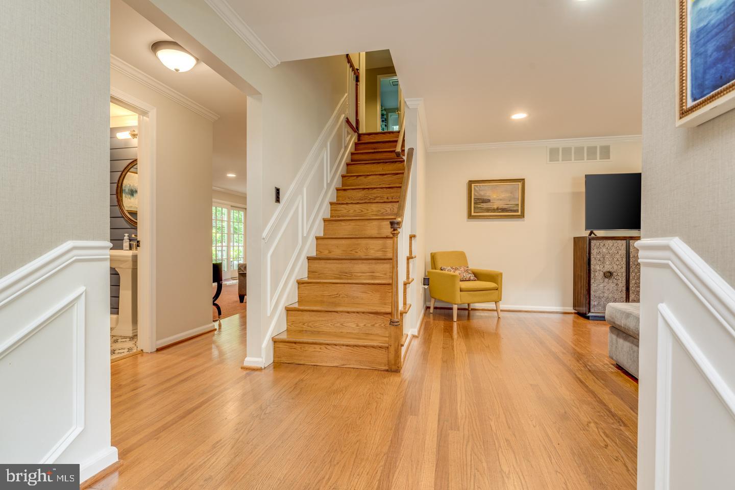 19 Dunbarton Road Cherry Hill, NJ 08003 - Photo 8 of 54 Gallery Image 8