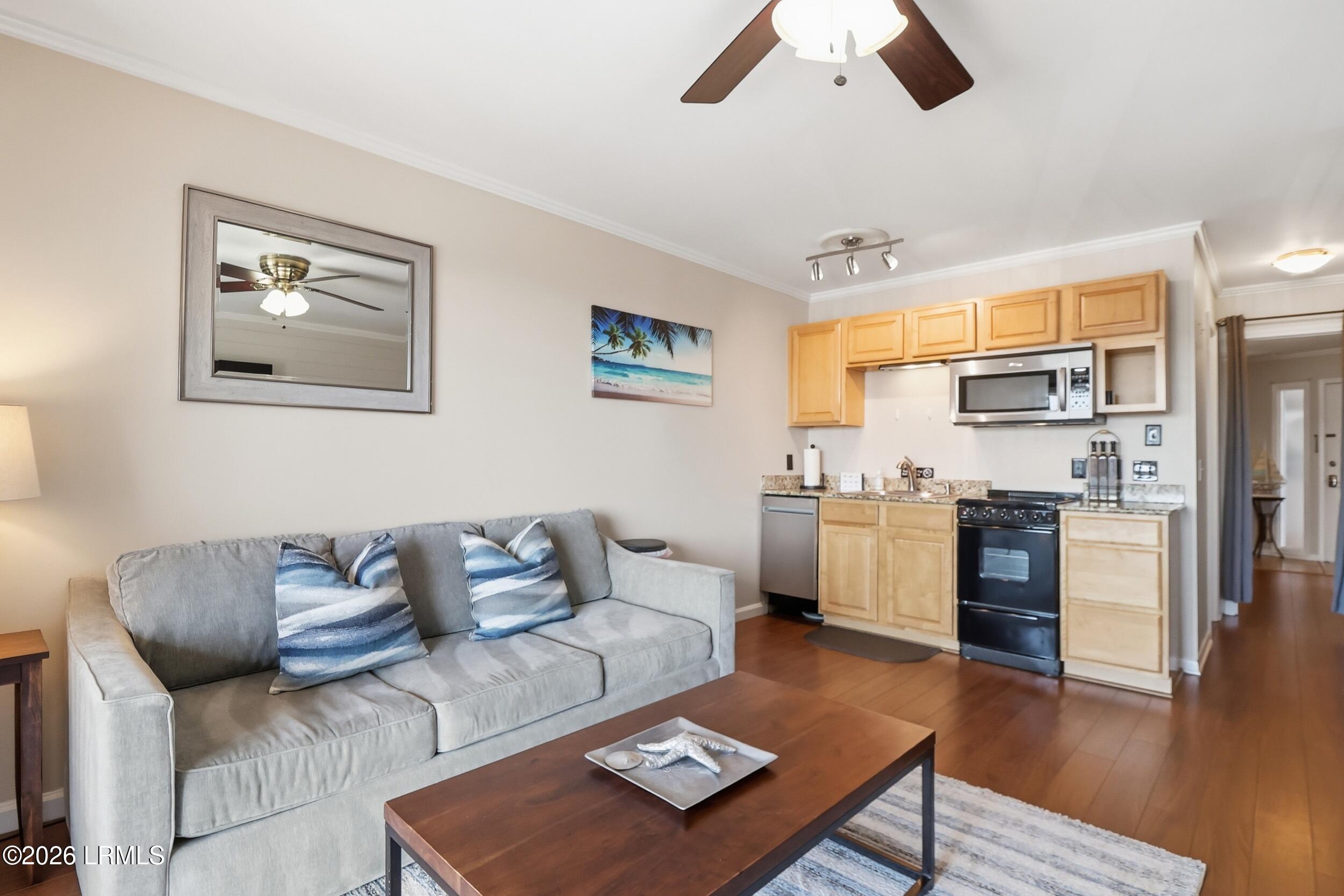 40 Folly Field Road, Unit 344B Hilton Head Island, SC 29928 - Photo 8 of 42 18_3w0a6350
