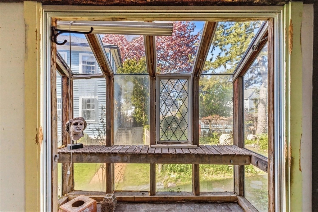 29-31 Circle Street Marblehead, MA 01945 - Photo 14 of 37