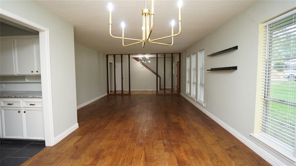 606 Queens Road Denison, TX 75020 - Photo 5 of 37