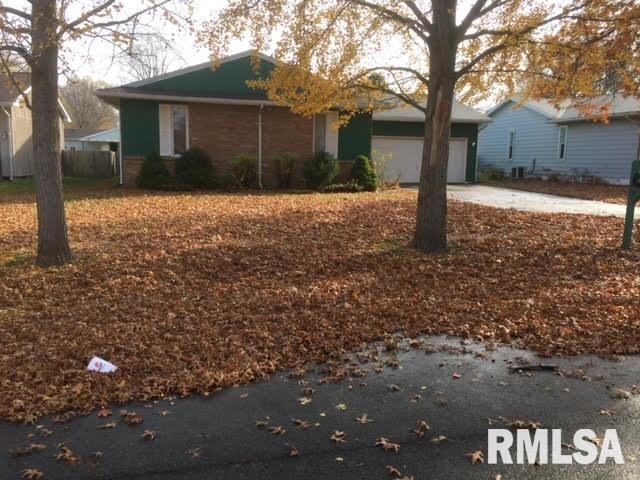 102 Crusaders Road Springfield, IL 62704 - Photo 1 of 12