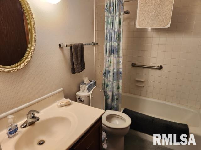 102 Crusaders Road Springfield, IL 62704 - Photo 2 of 12