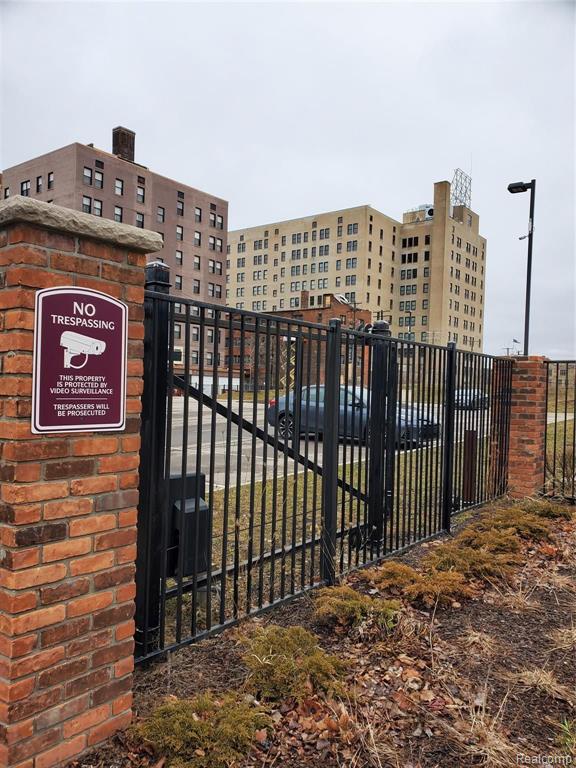 680 Delaware Street, Unit 405 Detroit, MI 48202 - Photo 8 of 16