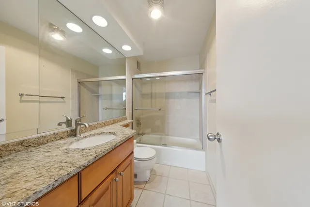 $2,700 | 155 North Harbor Drive, Unit 509, Chicago, IL 60601