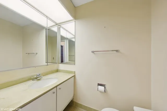 $2,700 | 155 North Harbor Drive, Unit 509, Chicago, IL 60601