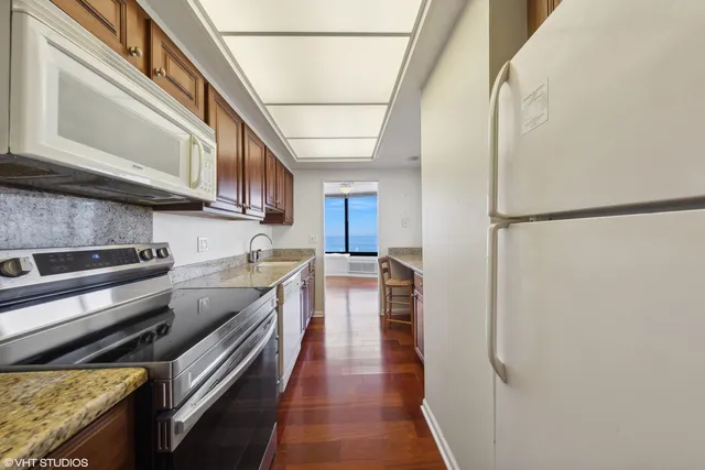$2,700 | 155 North Harbor Drive, Unit 509, Chicago, IL 60601