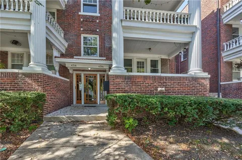 $215,000 | 4314 Oak Street, Unit 1N, Kansas City, MO 64111