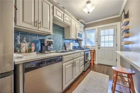 $215,000 | 4314 Oak Street, Unit 1N, Kansas City, MO 64111