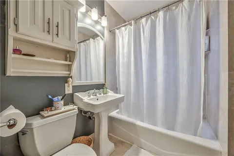 $215,000 | 4314 Oak Street, Unit 1N, Kansas City, MO 64111