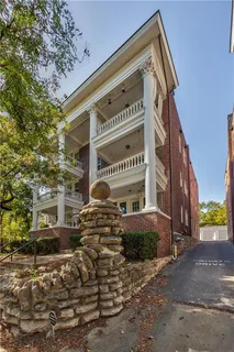 $215,000 | 4314 Oak Street, Unit 1N, Kansas City, MO 64111