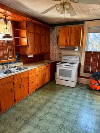 $199,000 | 711 Mill Street, Mound City, MO 64470