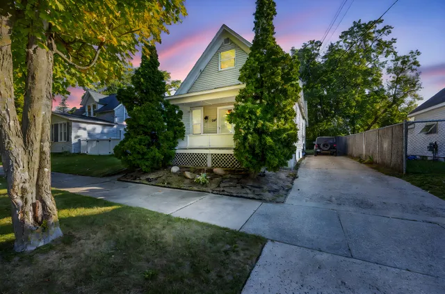 $184,900 | 607 Maple Street, Cadillac, MI 49601